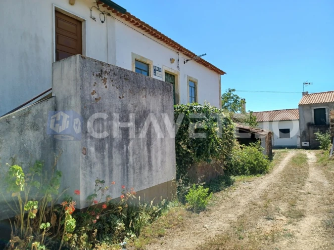 Moradia T2 para Venda em Areias e Pias Foto 3