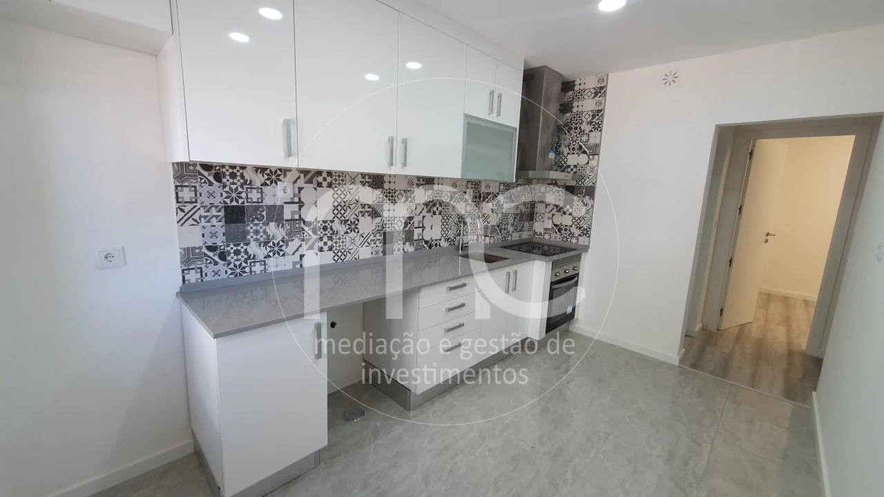 Apartamento T2 para Venda em Caparica e Trafaria Foto 7