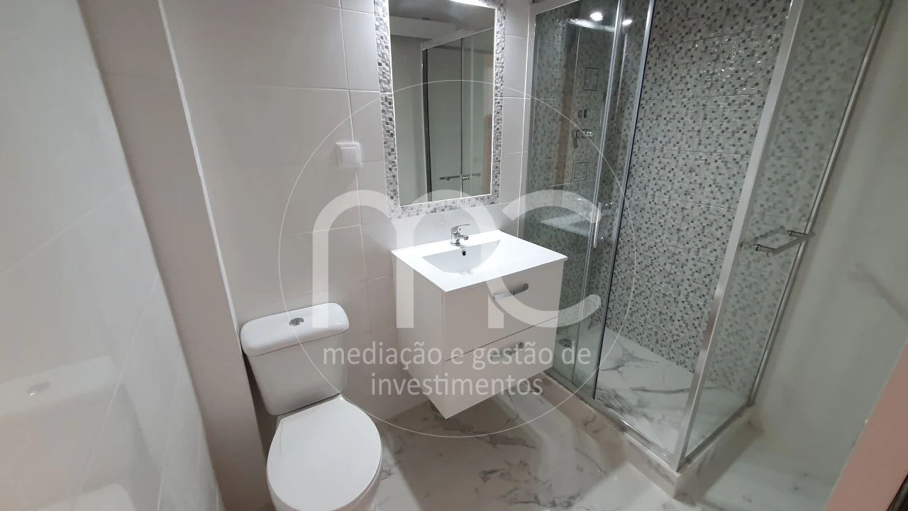 Apartamento T2 para Venda em Caparica e Trafaria Foto 10
