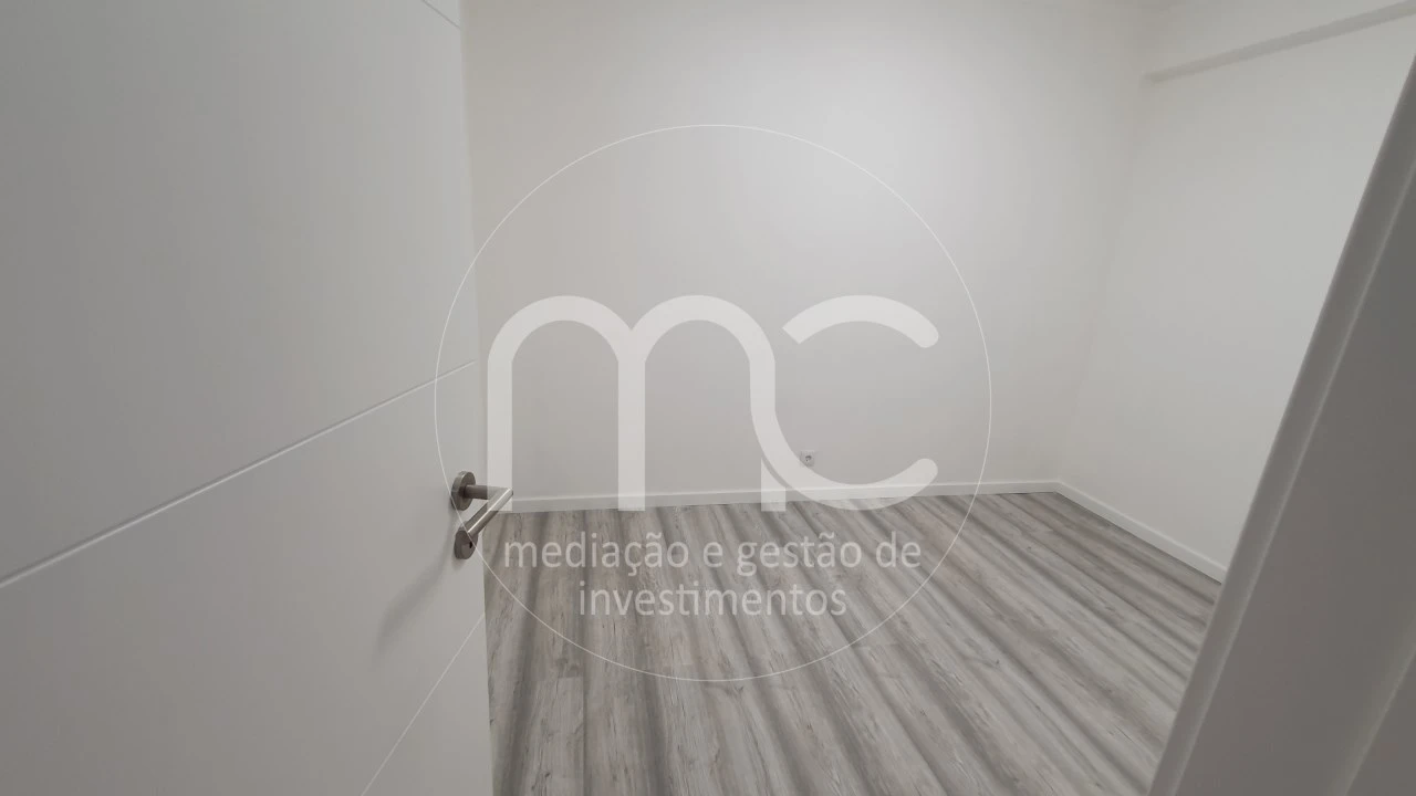 Apartamento T2 para Venda em Caparica e Trafaria Foto 13
