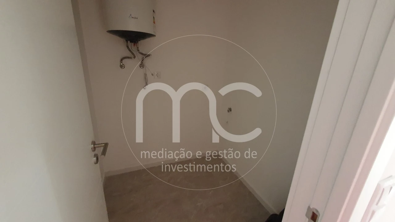 Apartamento T2 para Venda em Caparica e Trafaria Foto 24