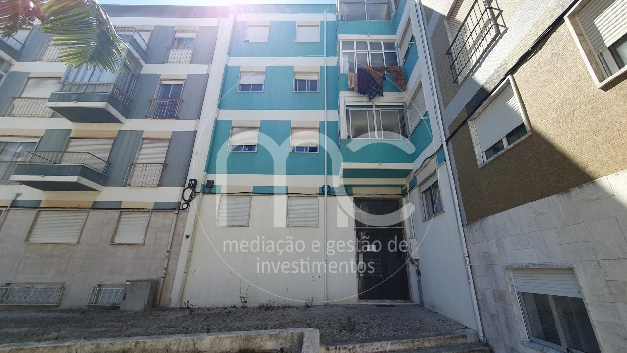 Apartamento T2 para Venda em Caparica e Trafaria Foto 32
