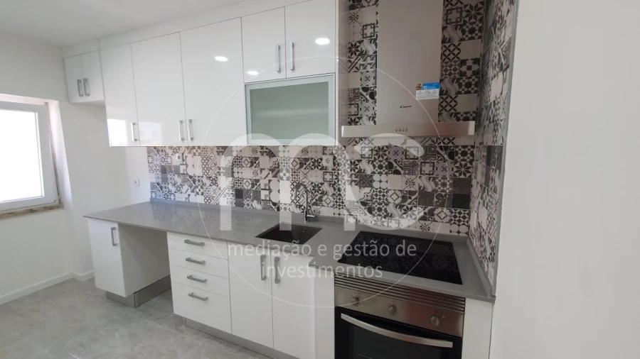 Apartamento T2 para Venda em Caparica e Trafaria Foto 6