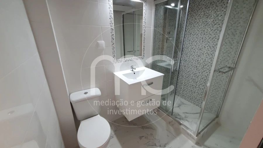 Apartamento T2 para Venda em Caparica e Trafaria Foto 10