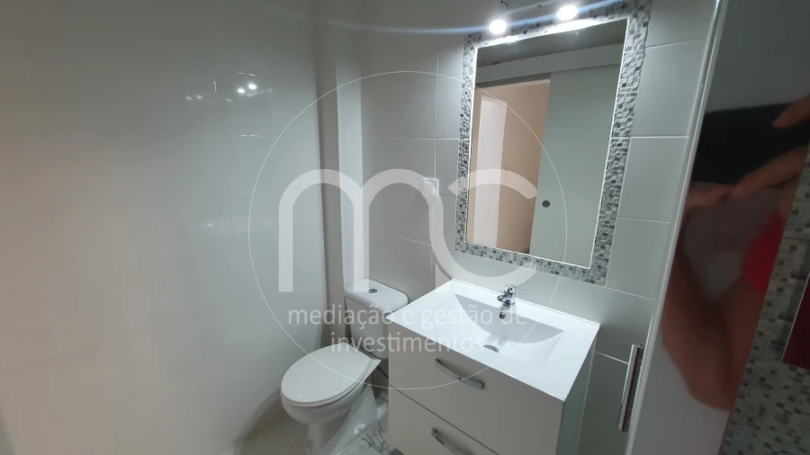 Apartamento T2 para Venda em Caparica e Trafaria Foto 12