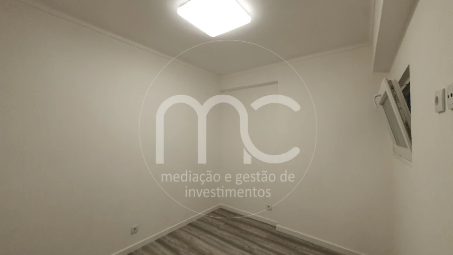 Apartamento T2 para Venda em Caparica e Trafaria Foto 15