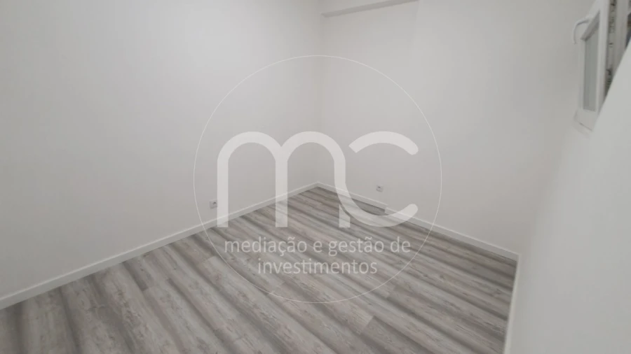 Apartamento T2 para Venda em Caparica e Trafaria Foto 16