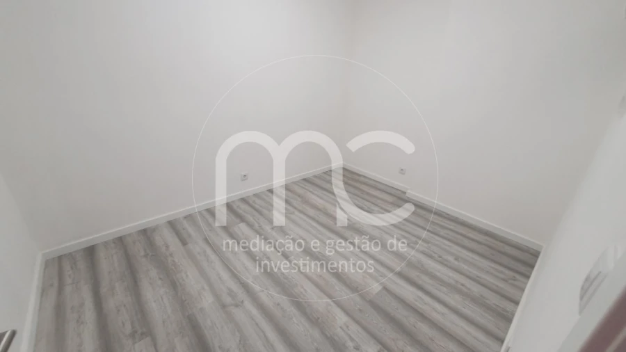 Apartamento T2 para Venda em Caparica e Trafaria Foto 26