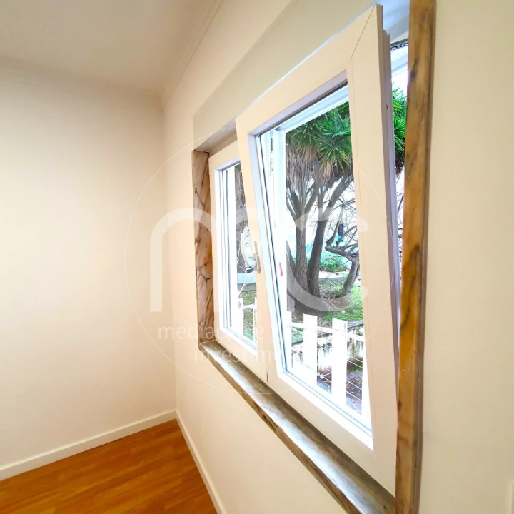 Apartamento T2 para Venda em Algueirão-Mem Martins Foto 7