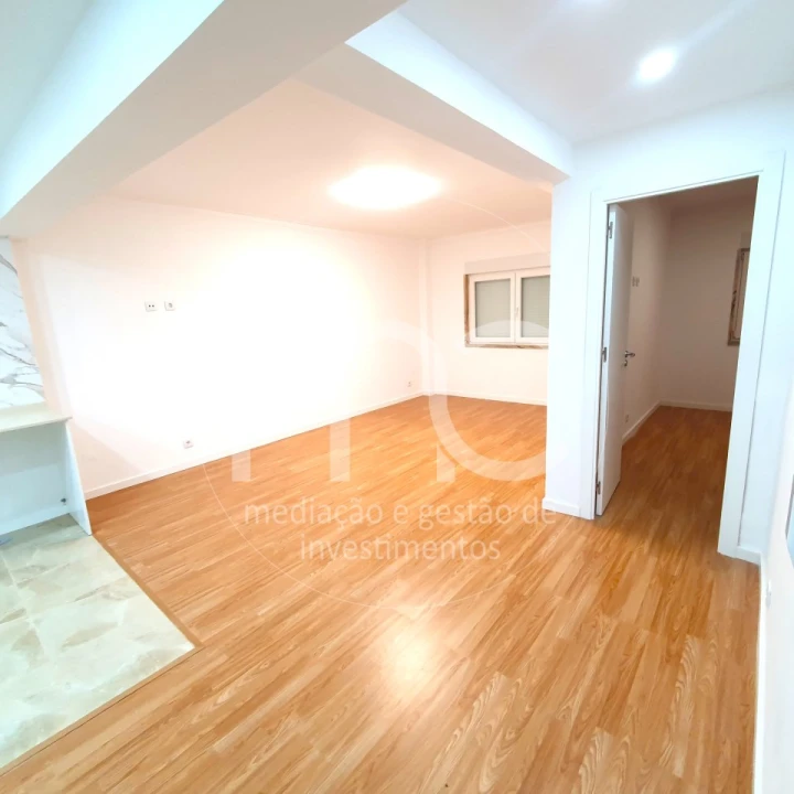 Apartamento T2 para Venda em Algueirão-Mem Martins Foto 8