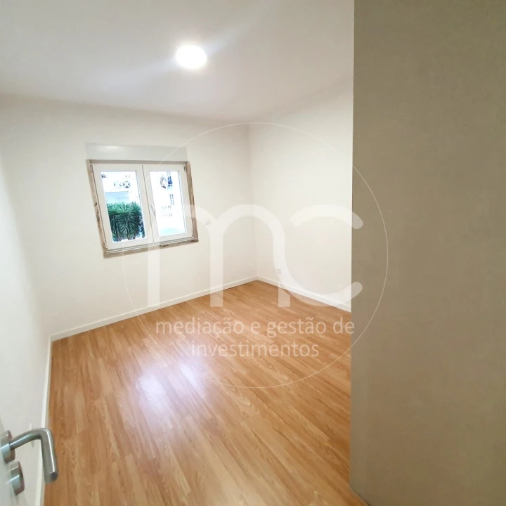 Apartamento T2 para Venda em Algueirão-Mem Martins Foto 18