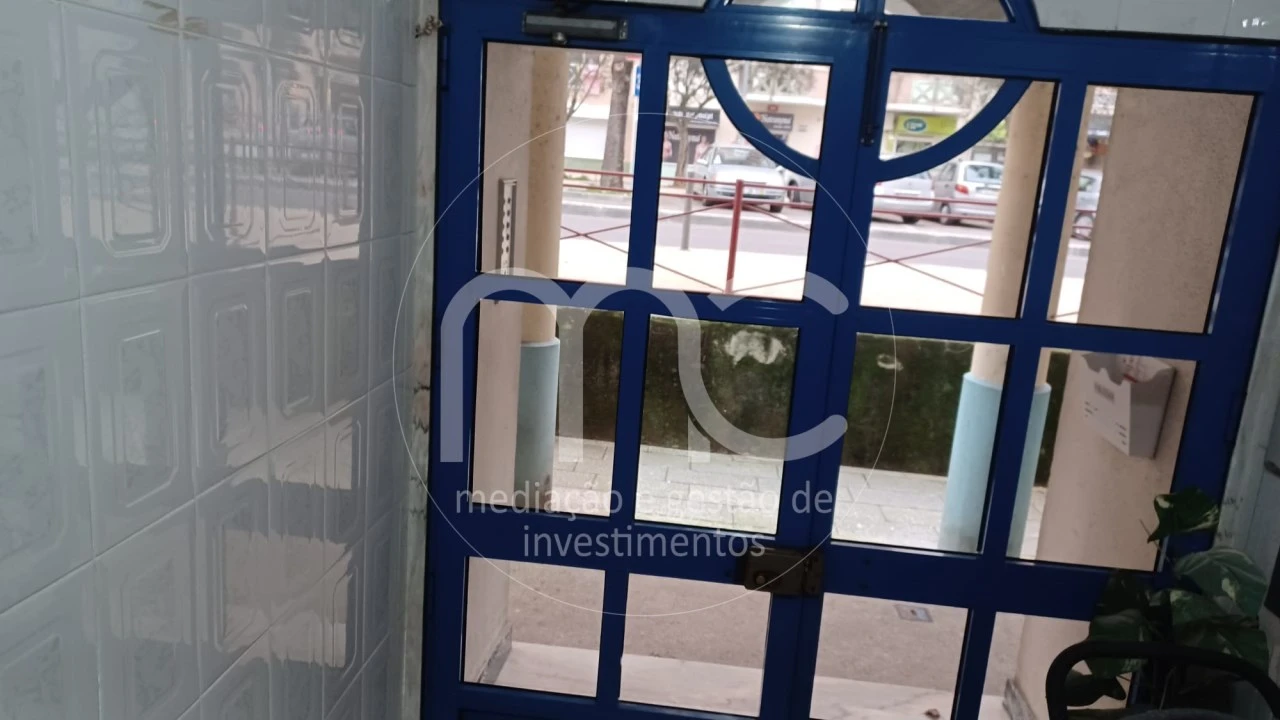 Apartamento T2 para Venda em Algueirão-Mem Martins Foto 30