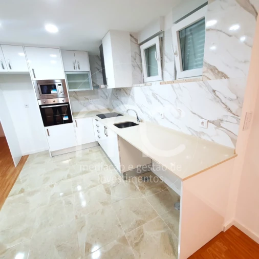 Apartamento T2 para Venda em Algueirão-Mem Martins Foto 3