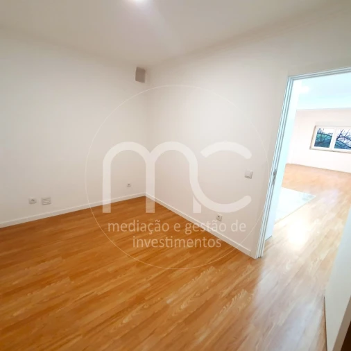 Apartamento T2 para Venda em Algueirão-Mem Martins Foto 12