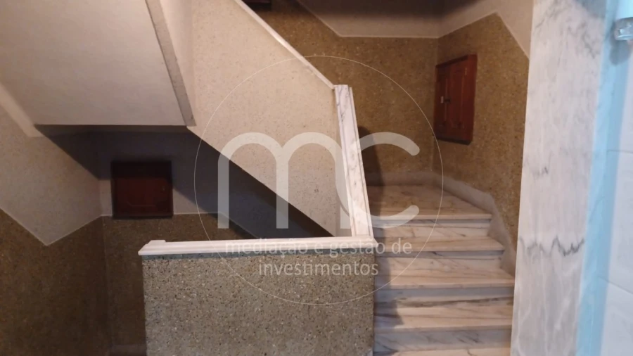 Apartamento T2 para Venda em Algueirão-Mem Martins Foto 29