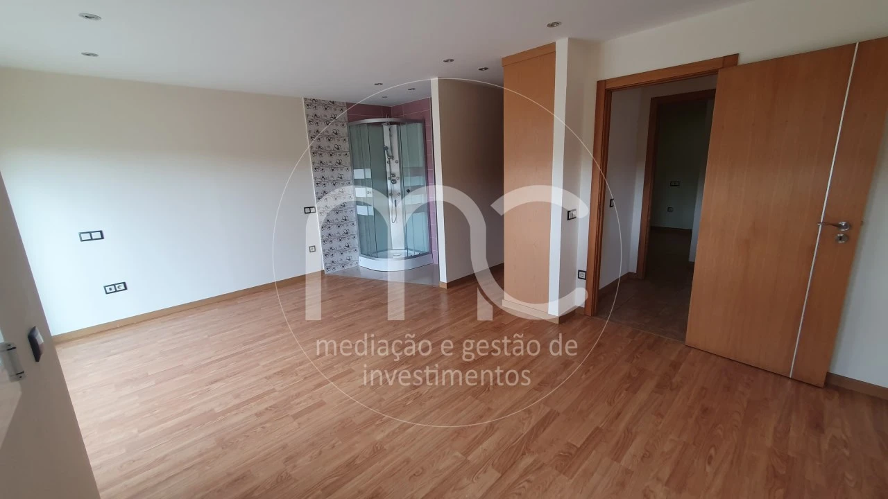 Moradia T7 para Venda em Bidoeira de Cima Foto 23