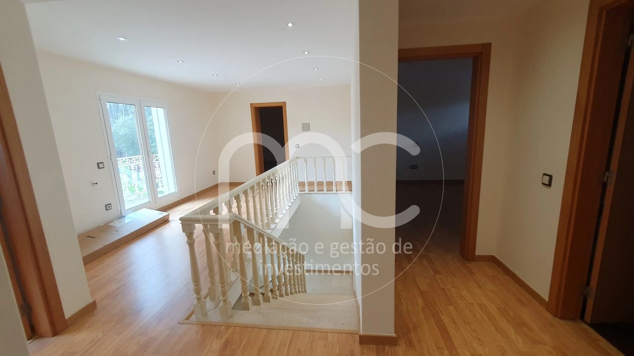 Moradia T7 para Venda em Bidoeira de Cima Foto 40