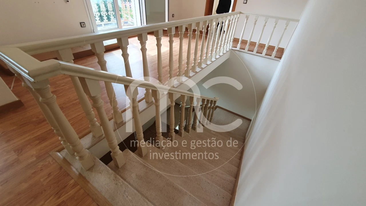 Moradia T7 para Venda em Bidoeira de Cima Foto 54