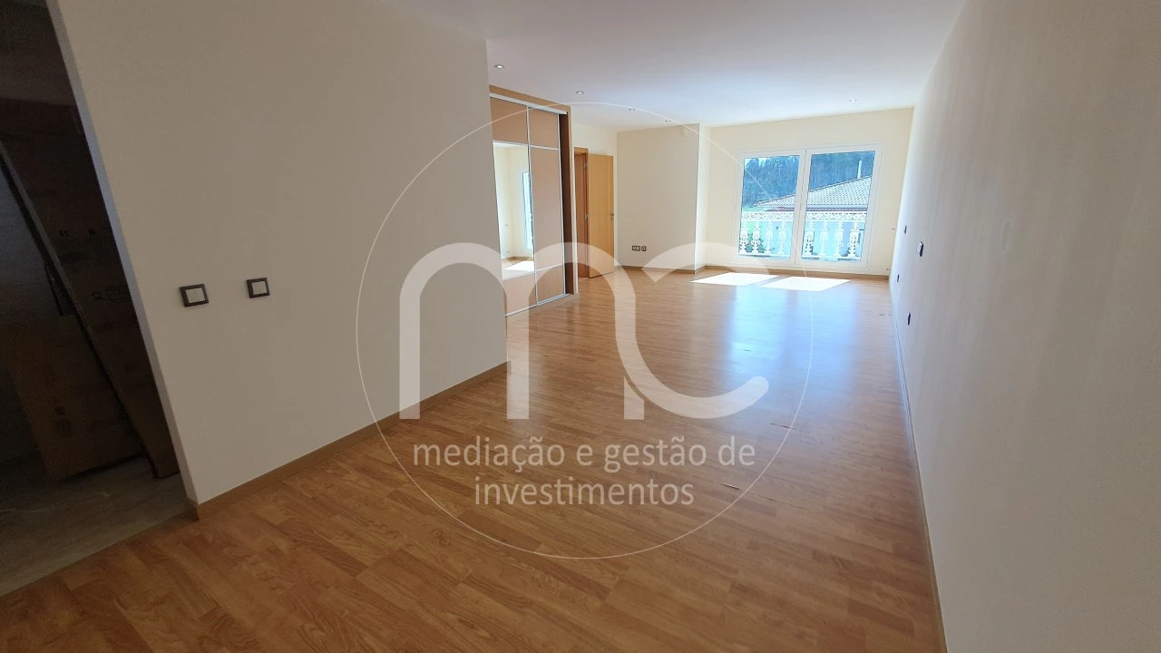 Moradia T7 para Venda em Bidoeira de Cima Foto 58