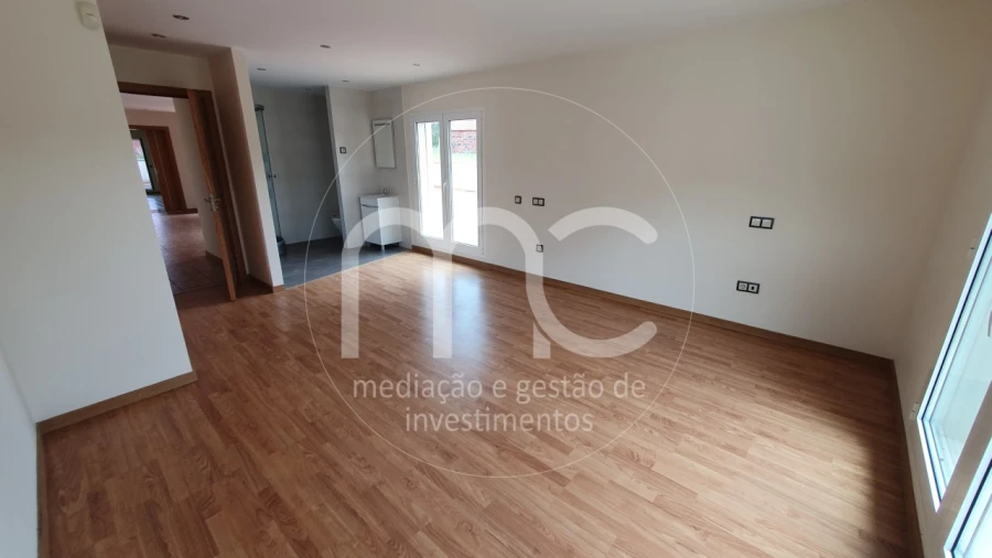 Moradia T7 para Venda em Bidoeira de Cima Foto 32