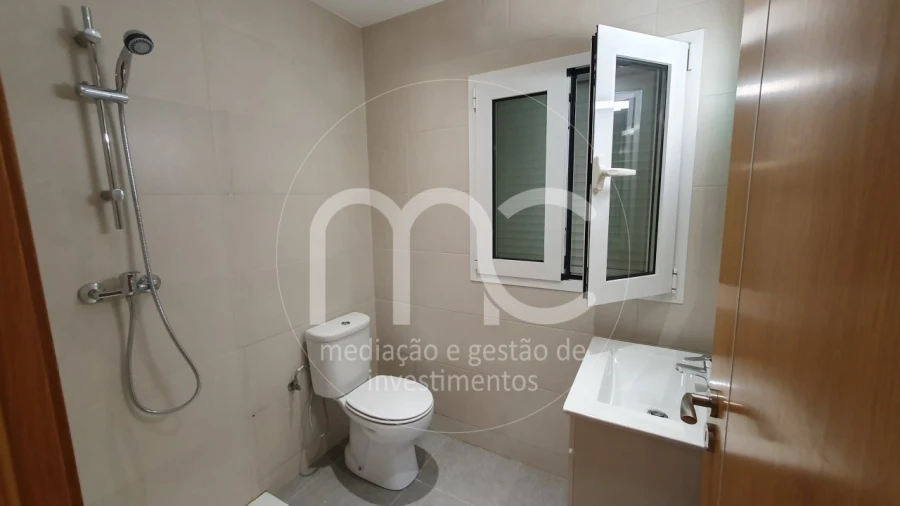 Moradia T7 para Venda em Bidoeira de Cima Foto 41