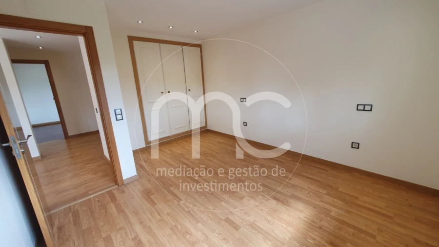 Moradia T7 para Venda em Bidoeira de Cima Foto 51