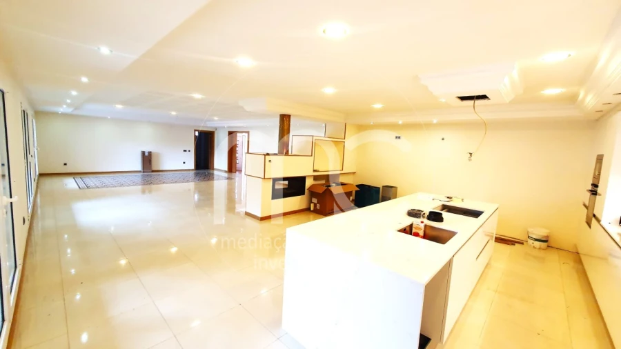 Moradia T7 para Venda em Bidoeira de Cima Foto 7