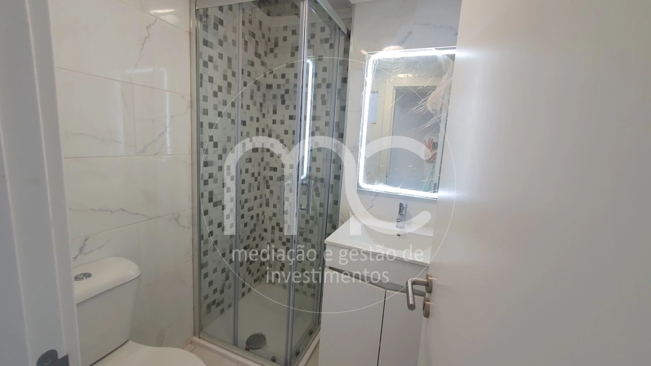 Moradia T9 para Venda em Ajuda Foto 12