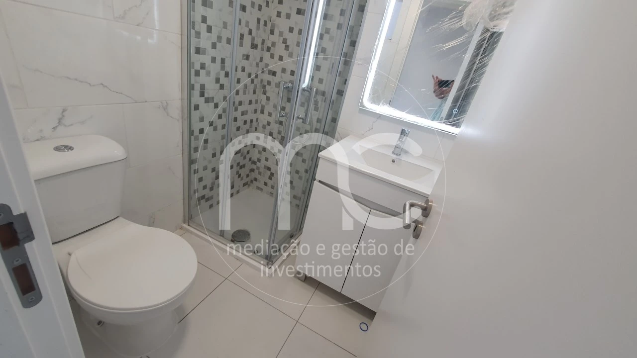 Moradia T9 para Venda em Ajuda Foto 13