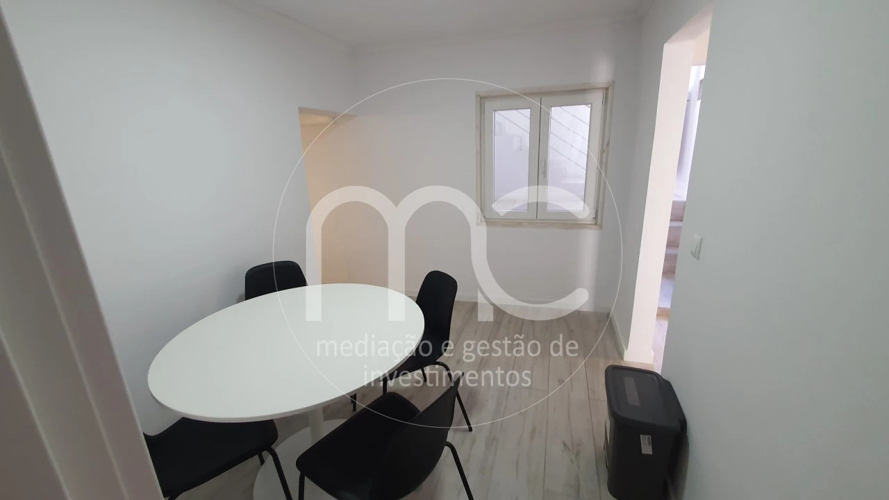 Moradia T9 para Venda em Ajuda Foto 20