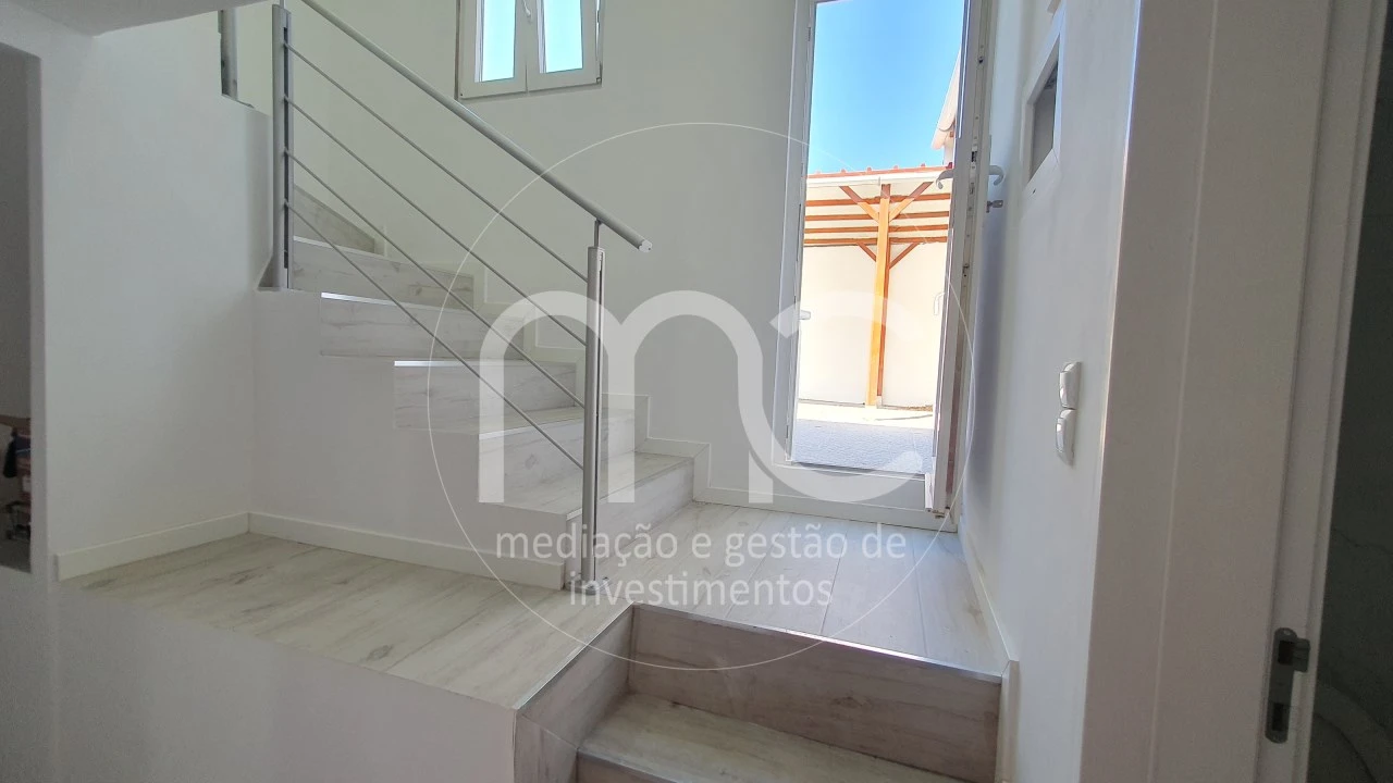 Moradia T9 para Venda em Ajuda Foto 27