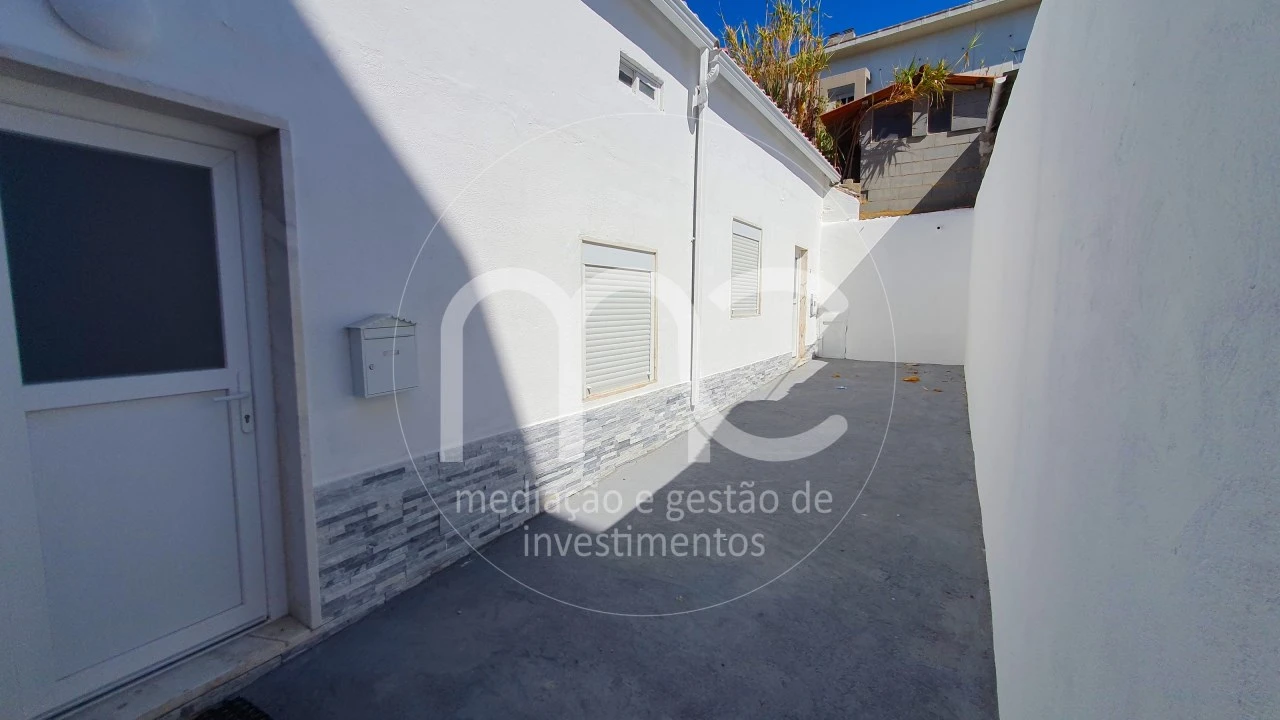 Moradia T9 para Venda em Ajuda Foto 42