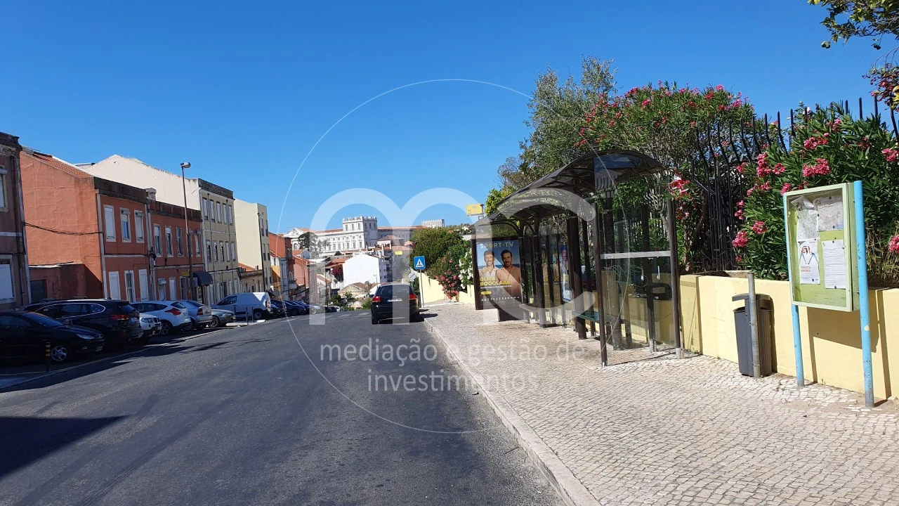 Moradia T9 para Venda em Ajuda Foto 45