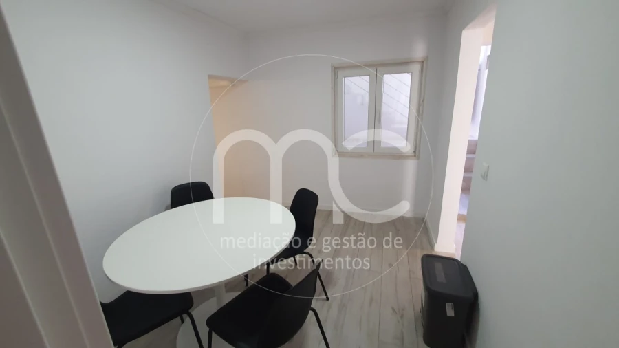 Moradia T9 para Venda em Ajuda Foto 20