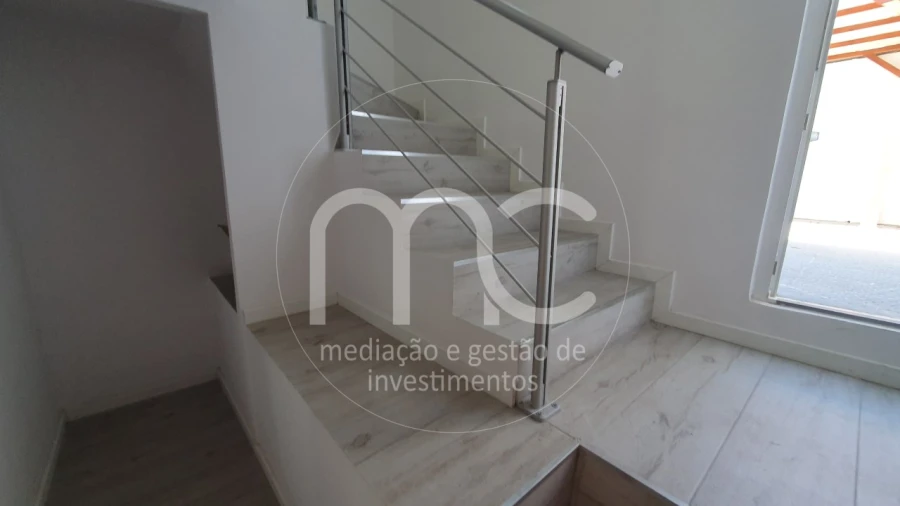 Moradia T9 para Venda em Ajuda Foto 28