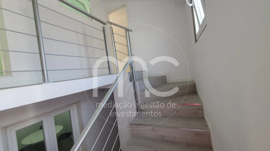 Moradia T9 para Venda em Ajuda Foto 29