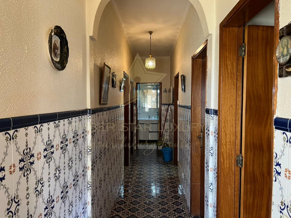 Prédio para Venda em Quarteira Foto 2