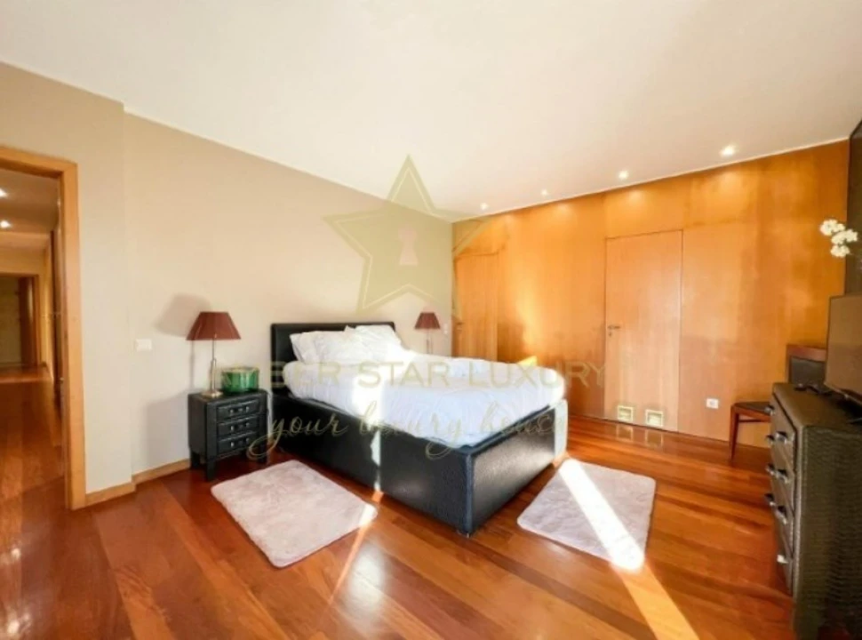 Moradia T6 para Venda em Baguim do Monte (Rio Tinto) Foto 11