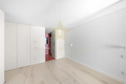 Apartamento T2 para Venda em Santa Marinha e São Pedro da Afurada