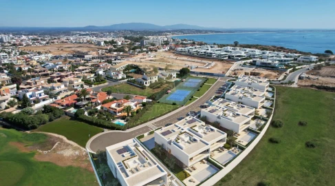 Moradia T4 para Venda em Lagos (São Sebastião e Santa Maria)