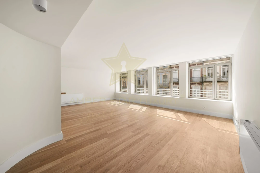 Apartamento T3 para Venda em Cedofeita, Santo Ildefonso, Sé, Miragaia, São Nicolau e Vitória Foto 2