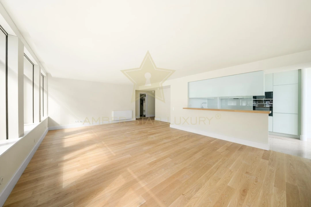 Apartamento T3 para Venda em Cedofeita, Santo Ildefonso, Sé, Miragaia, São Nicolau e Vitória Foto 4