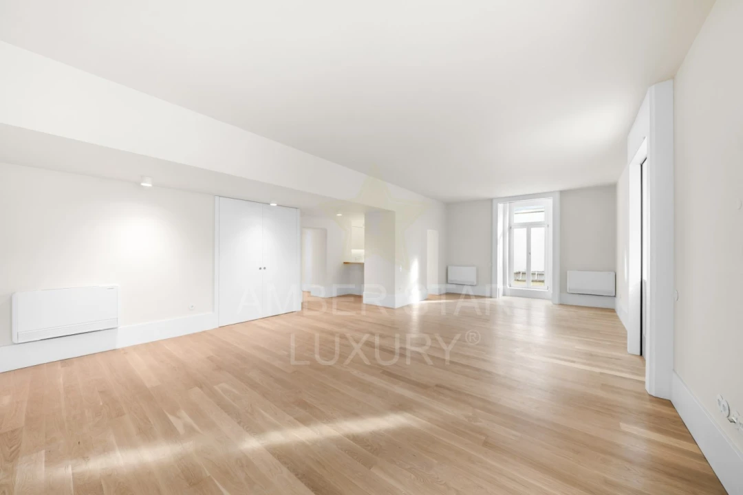 Apartamento T3 para Venda em Cedofeita, Santo Ildefonso, Sé, Miragaia, São Nicolau e Vitória Foto 2