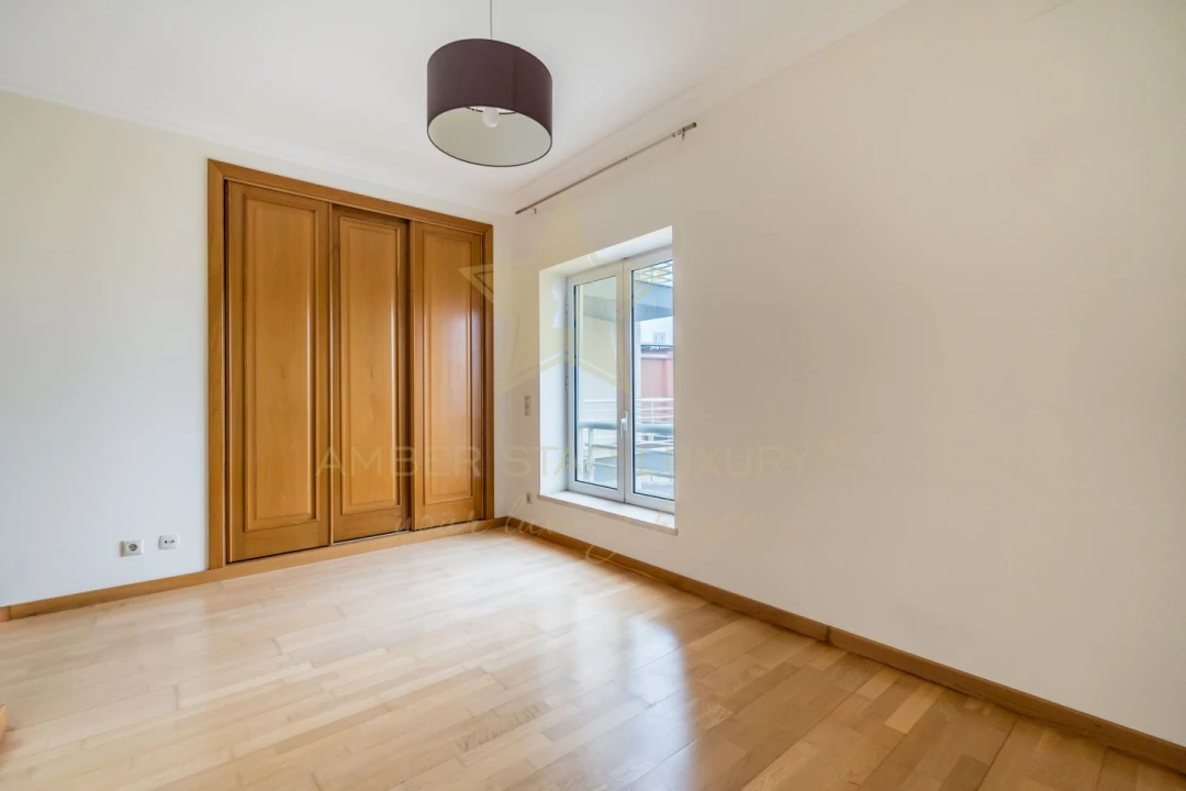 Apartamento T3 para Venda em Quarteira Foto 9