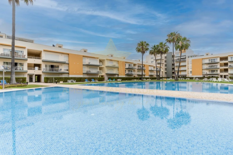 Apartamento T3 para Venda em Quarteira Foto 2