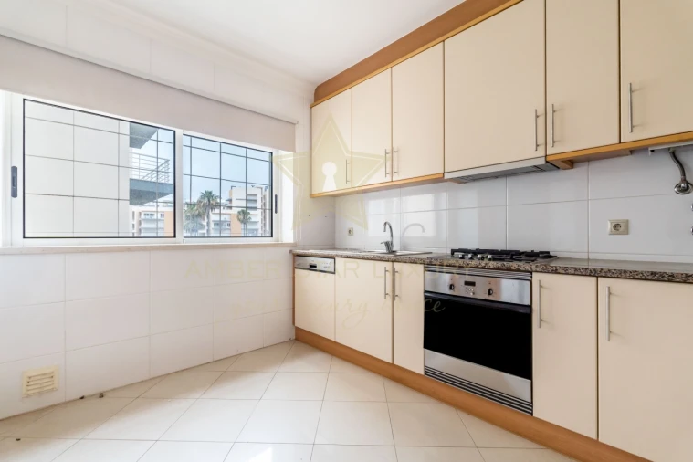 Apartamento T3 para Venda em Quarteira Foto 6