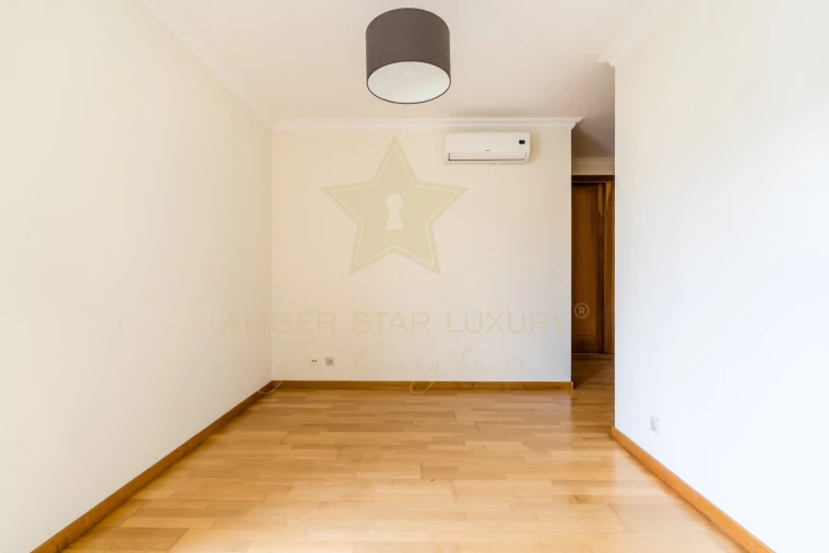Apartamento T3 para Venda em Quarteira Foto 10