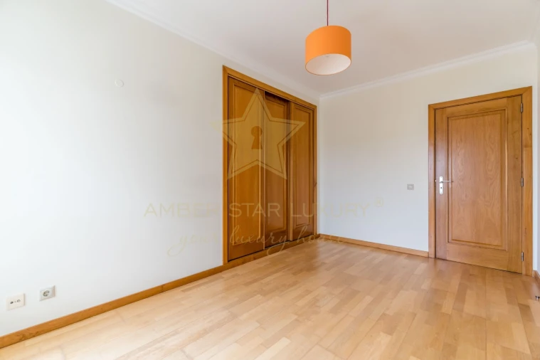 Apartamento T3 para Venda em Quarteira Foto 14