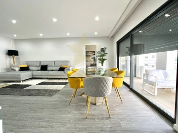 Apartamento T3 para Venda em Quelfes