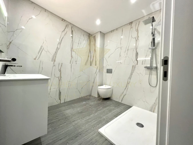 Apartamento T3 para Venda em Quelfes Foto 19